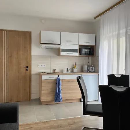 Cedrus Apartman *