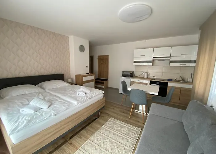 Cedrus * 巴拉顿菲赖德